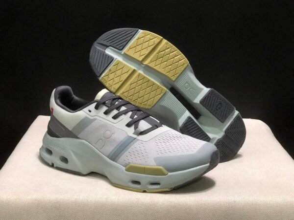 On cloud💚🩶🖤🤍