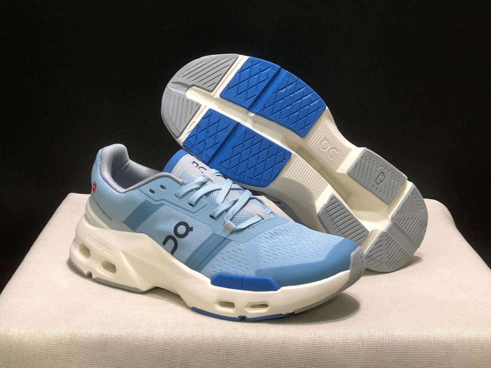 On cloud 🩵💙👟