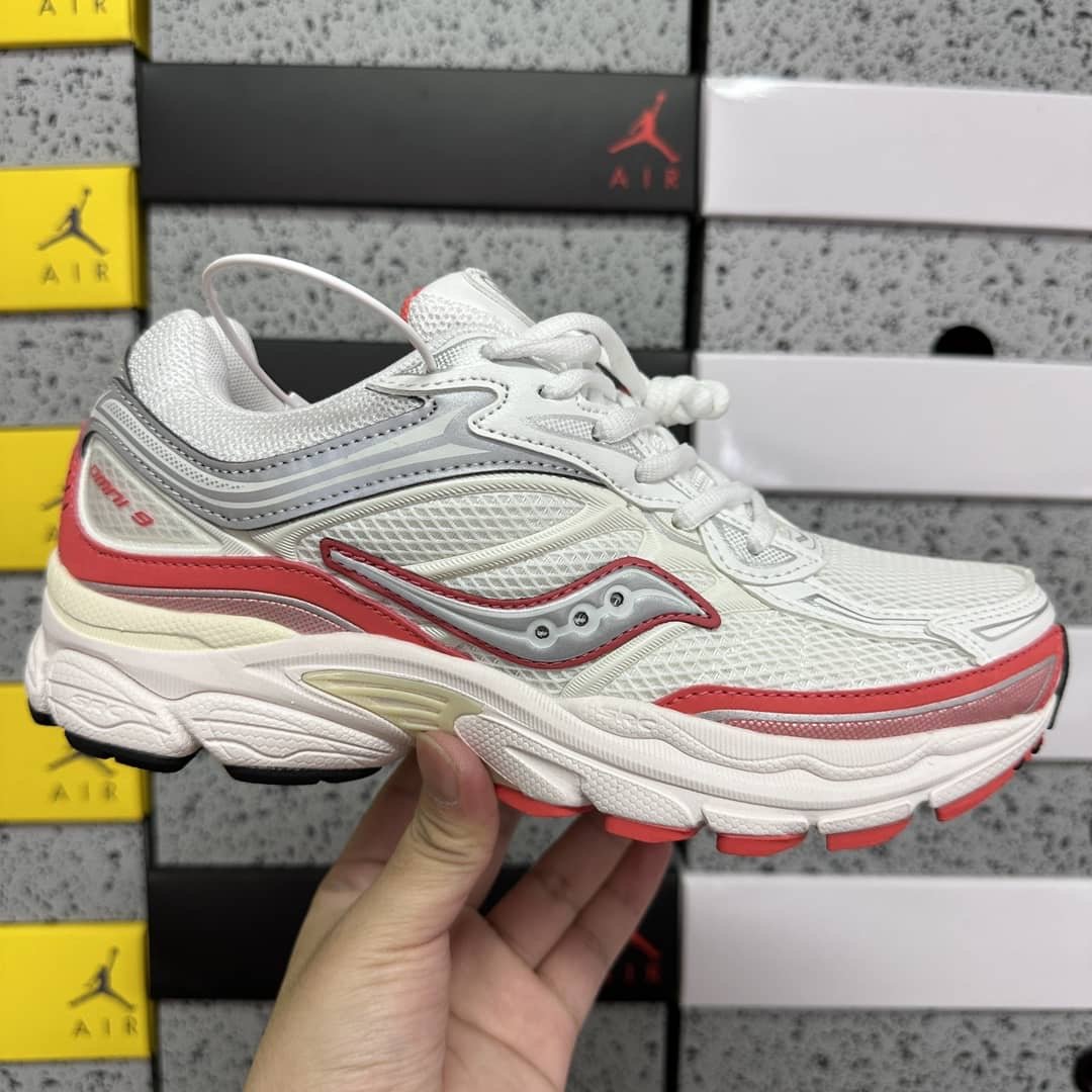 Saucony❤️🩶👟🤍