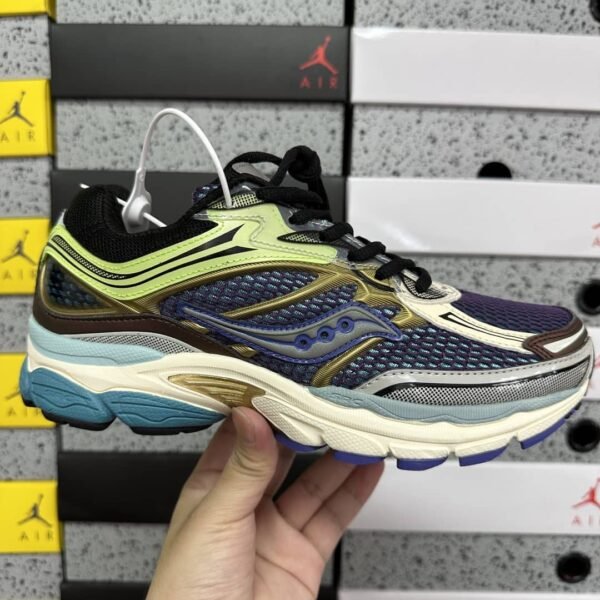 Saucony🖤👟💚🤍💙