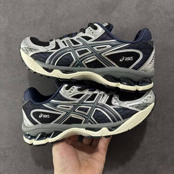 Asics🖤