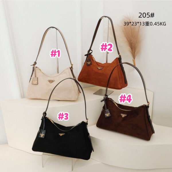 Prada🛍️😍🤎🖤🤍