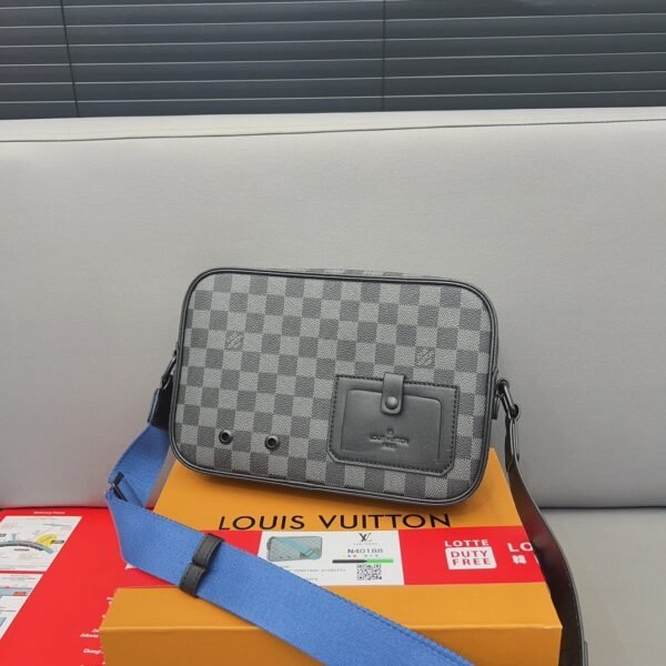 LV🖤🖤