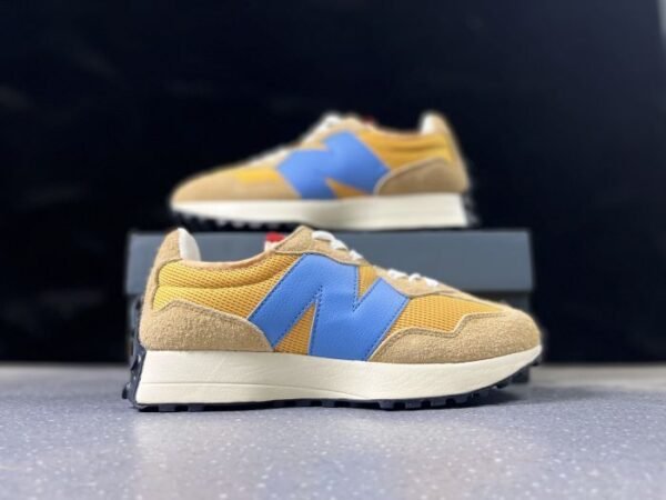 NB 327🤎🤍😍💙