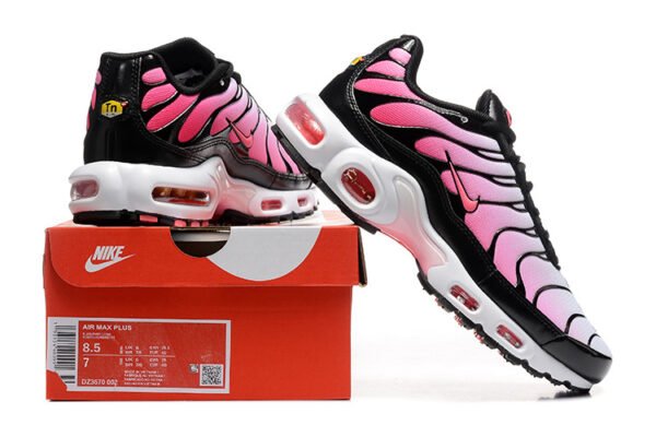 Nike Air TN 🩷🖤🤍😍