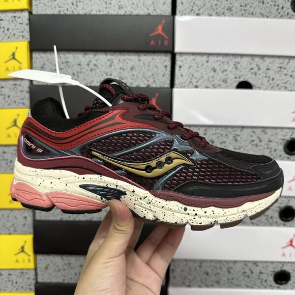 Saucony🖤❤️👟