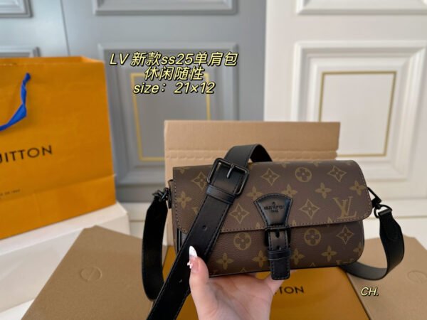 LV 😍🤎🛍️