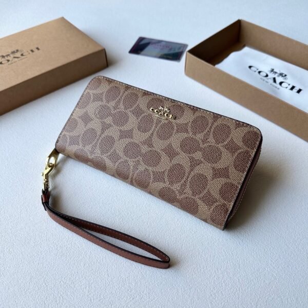 Wallet coach 😍🛍️🤎