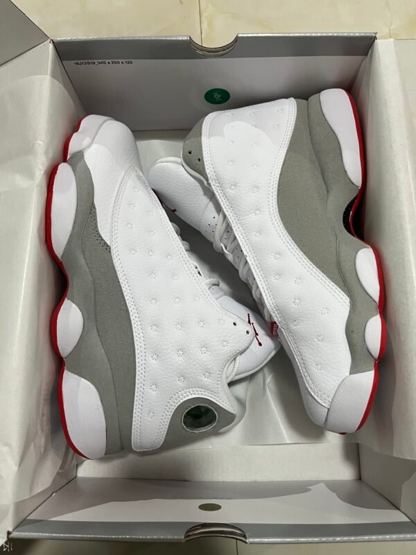 Jordan 13❤️🤍🩶😍