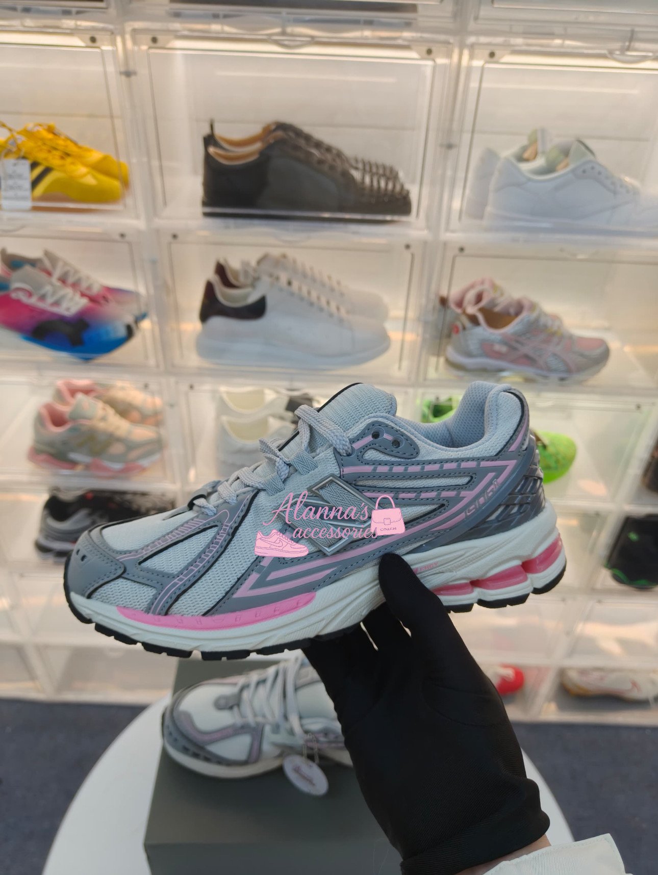 New balance 🤍😍🩶🩷